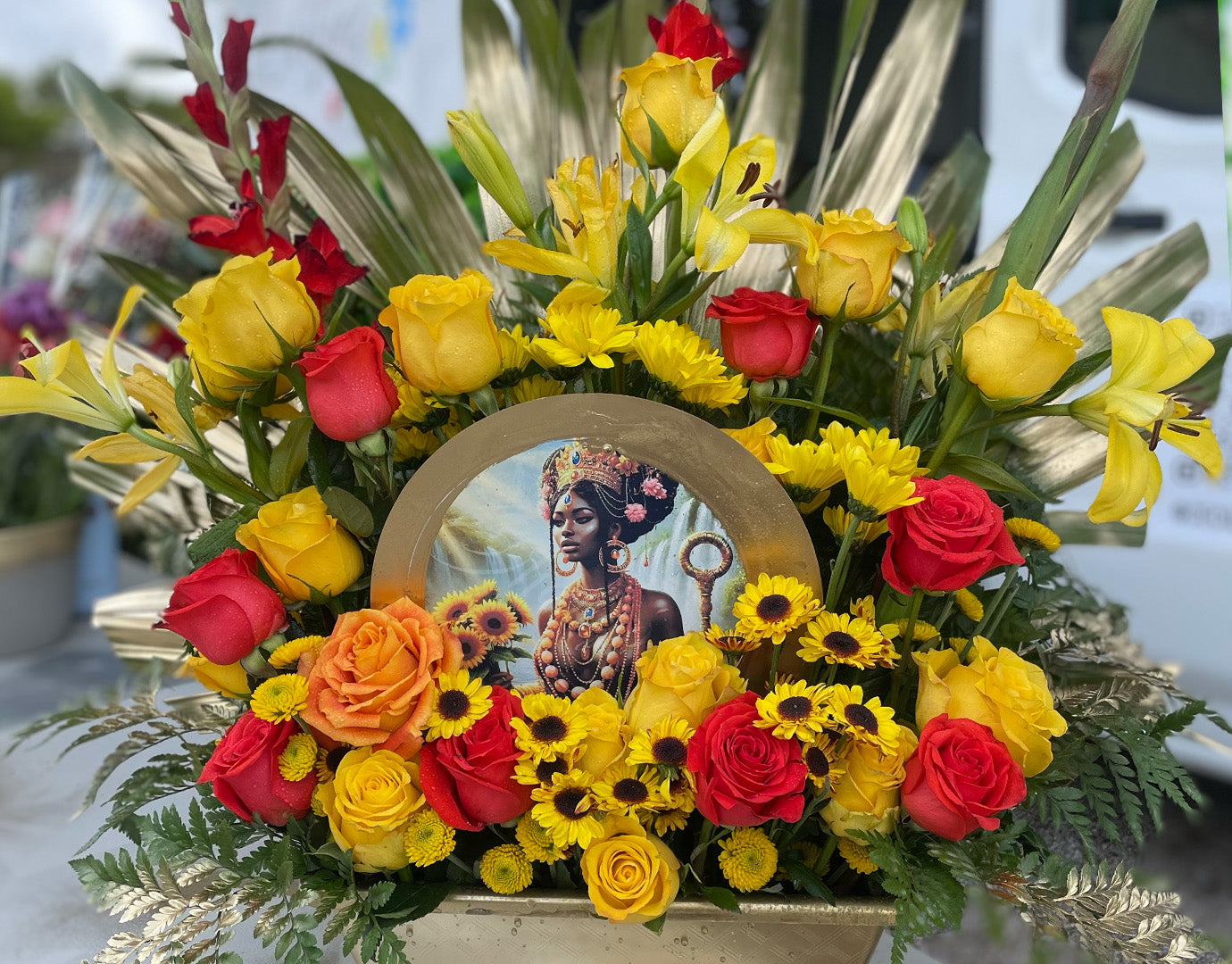 Arreglo grande con atributos del Orisha personalizado